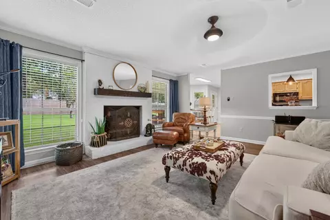 Living - 284 E Poplar Ave, Collierville, TN 38017 photo 3 of 3
