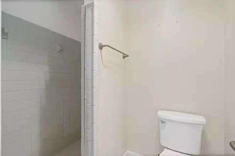 Bath - 123 S Malone Rd, Hernando, MS 38632 photo 3 of 5