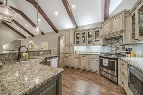 Kitchen - 9 Elks Landing Dr, Iuka, MS 38852 photo 3 of 3