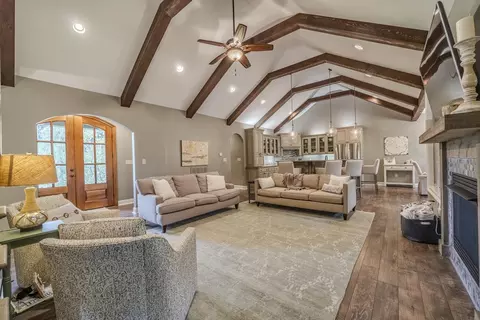 Living - 9 Elks Landing Dr, Iuka, MS 38852 photo 1 of 4