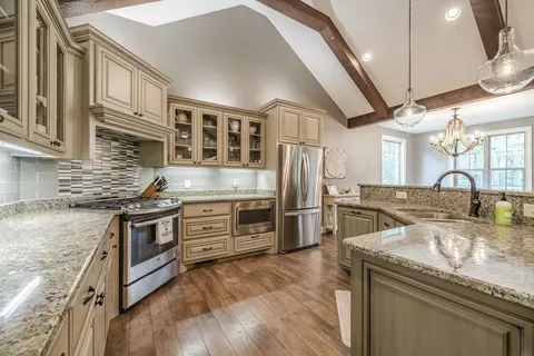 Kitchen - 9 Elks Landing Dr, Iuka, MS 38852 photo 1 of 3