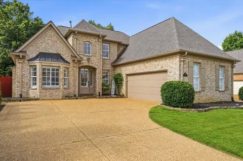 1495 Loughridge Ln, Collierville, TN 38017