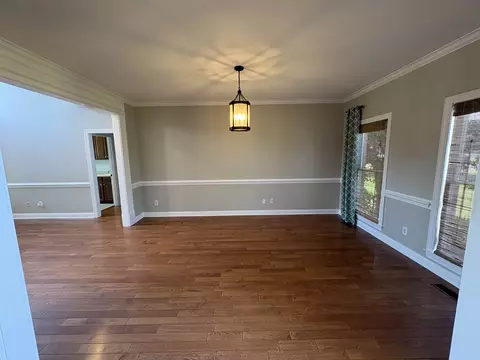 Living - 37 Crownpointe Cove Cv, Jackson, TN 38305 photo 3 of 4