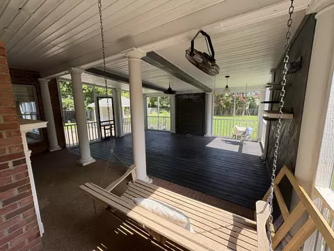 Exterior - 37 Crownpointe Cove Cv, Jackson, TN 38305 photo 7 of 9