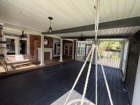 Exterior - 37 Crownpointe Cove Cv, Jackson, TN 38305 photo 5 of 9