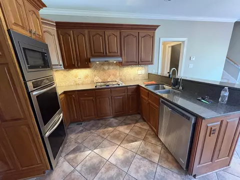 Kitchen - 37 Crownpointe Cove Cv, Jackson, TN 38305 photo 2 of 2