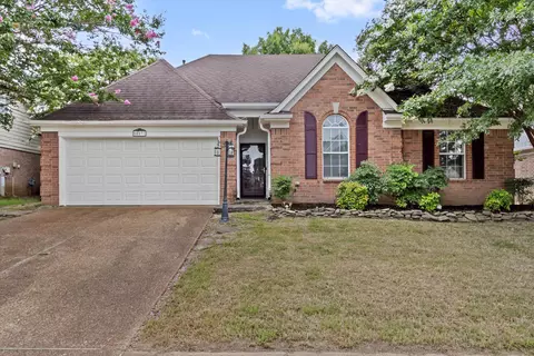 10197 S Green Moss Dr, Cordova, TN 38018