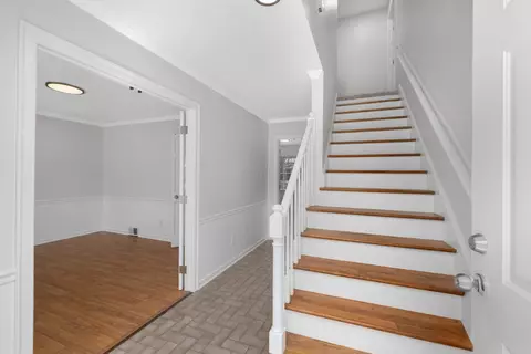 Entry Way - 192 E Powell Rd, Collierville, TN 38017 photo 4 of 7