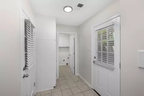 Entry Way - 192 E Powell Rd, Collierville, TN 38017 photo 6 of 7