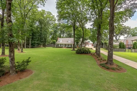 10250 Barn Hill Dr, Collierville, TN 38017
