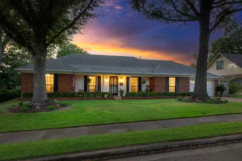 3775 Oak Forest Dr, Bartlett, TN 38135