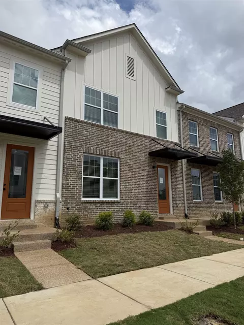 3049 Portage Dr, Bartlett, TN 38135
