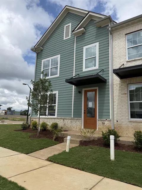 3045 Portage Dr, Bartlett, TN 38135