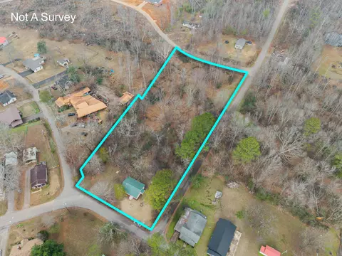 231 Adams St, Selmer, TN 38375