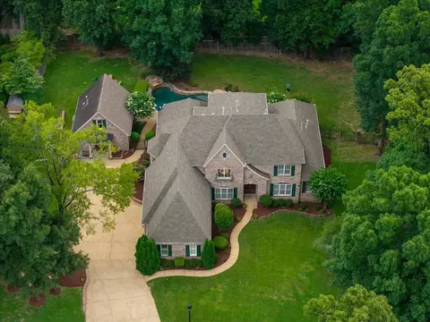 7800 Chapel Ridge Dr, Memphis, TN 38016