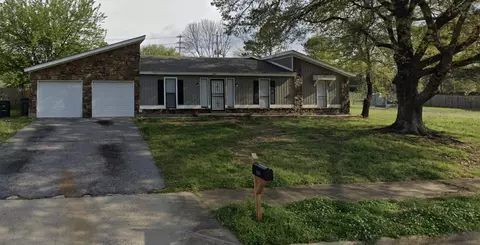 4180 Runningbrook Cir, Memphis, TN 38141