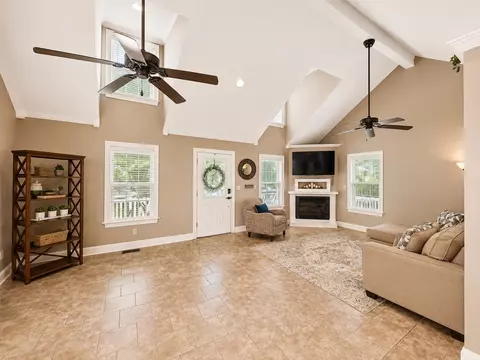 Living - 6 Patsy Path, Iuka, MS 38852 photo 2 of 2
