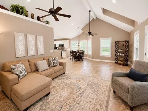 Living - 6 Patsy Path, Iuka, MS 38852 photo 1 of 2
