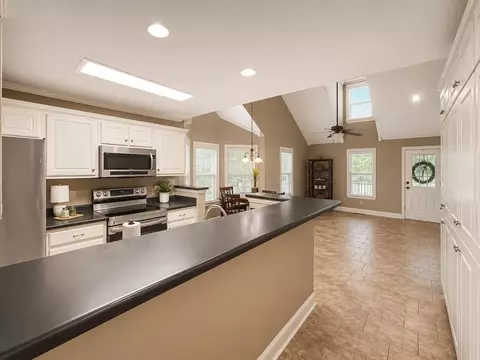Kitchen - 6 Patsy Path, Iuka, MS 38852 photo 2 of 4