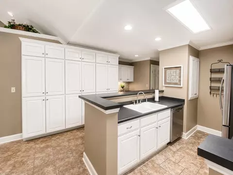 Kitchen - 6 Patsy Path, Iuka, MS 38852 photo 3 of 4