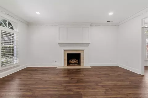 Living - 3308 Gallery Dr, Memphis, TN 38125 photo 3 of 6