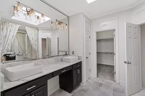 Bath - 3308 Gallery Dr, Memphis, TN 38125 photo 1 of 6