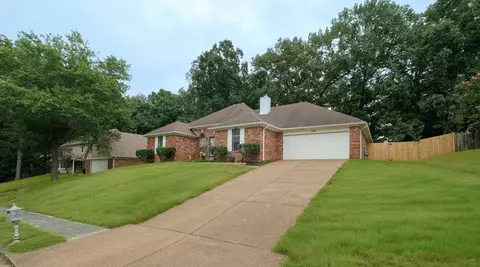 2050 Mt Badon Ln, Cordova, TN 38016