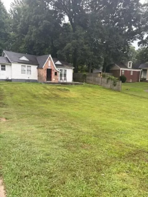 2886 Overton Crossing St, Memphis, TN 38127