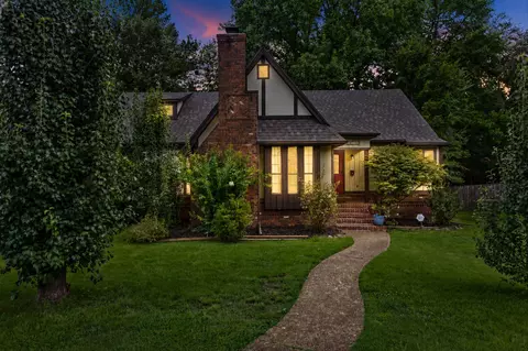 8274 Chippingham Dr, Memphis, TN 38016