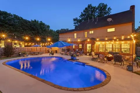 9026 Lansdowne Ln, Germantown, TN 38139