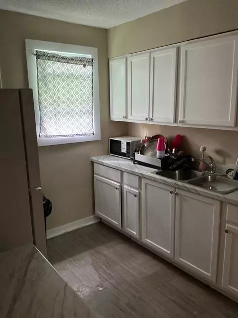 Kitchen - 149 Silverage Ave, Memphis, TN 38109 photo 1 of 1