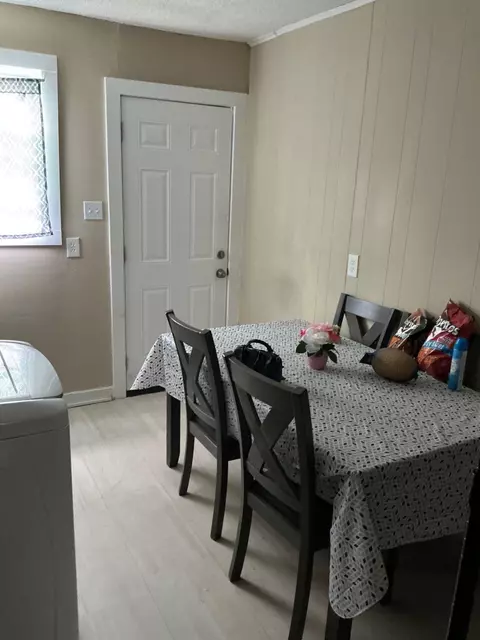 Dining - 149 Silverage Ave, Memphis, TN 38109 photo 1 of 1