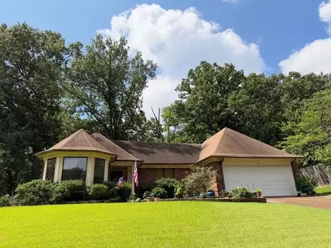 2249 Easton Dr, Cordova, TN 38016