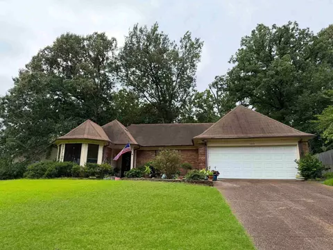 2249 Easton Dr, Cordova, TN 38016