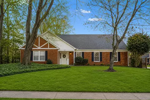 130 Greenbriar Dr, Memphis, TN 38117