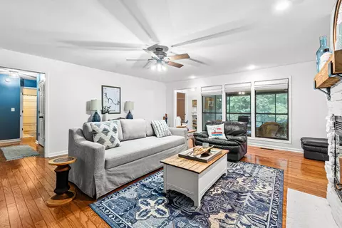 Living - 90 Roberts Dr, Iuka, MS 38852 photo 3 of 3