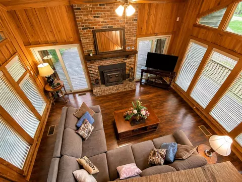 Living - 1675 Ymca Ln, Counce, TN 38326 photo 2 of 3