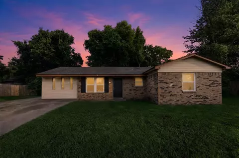 215 Leaning Trees Ln, Memphis, TN 38109