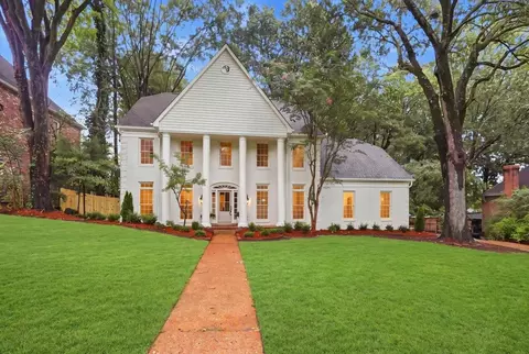 8684 Maple Creek Cv, Germantown, TN 38139