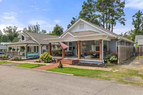 Exterior - 817 Main St, Corinth, MS 38834 photo 2 of 7