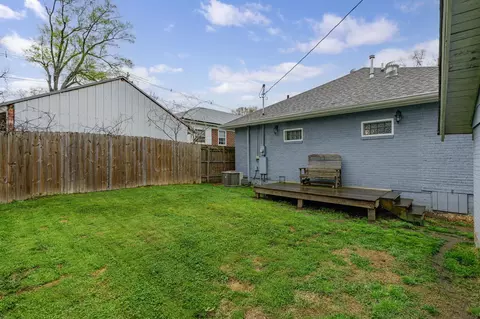 Exterior - 817 Main St, Corinth, MS 38834 photo 5 of 7