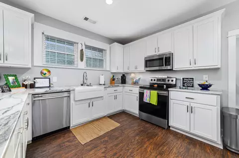 Kitchen - 817 Main St, Corinth, MS 38834 photo 2 of 3