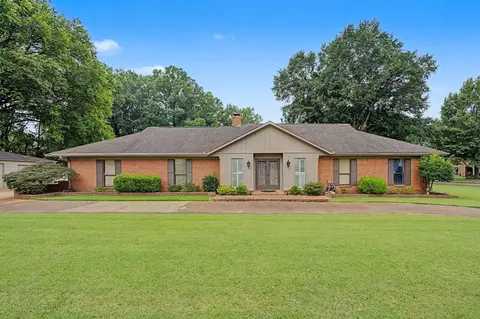6689 Garden Oaks Dr, Memphis, TN 38120