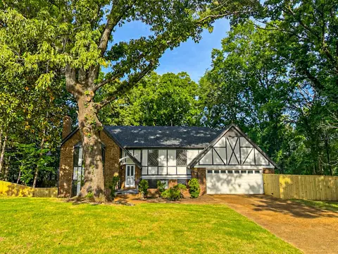 2265 Easton Dr, Cordova, TN 38016