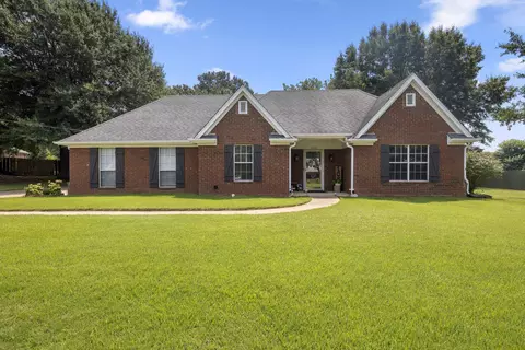 105 Countrywood Ln S, Oakland, TN 38060