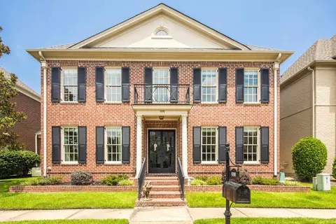 9198 Chestwick Dr, Germantown, TN 38139