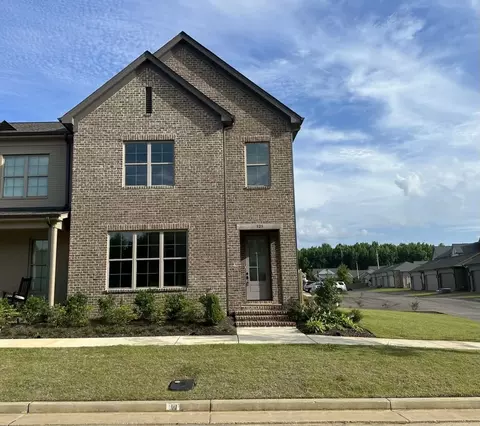 925 Aldwick Dr, Collierville, TN 38017