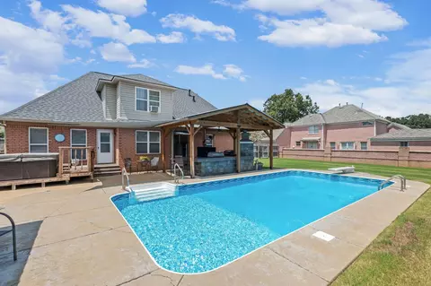 7042 W Honeysuckle Ln, Millington, TN 38053