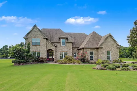 475 Crooked Creek Dr, Oakland, TN 38060