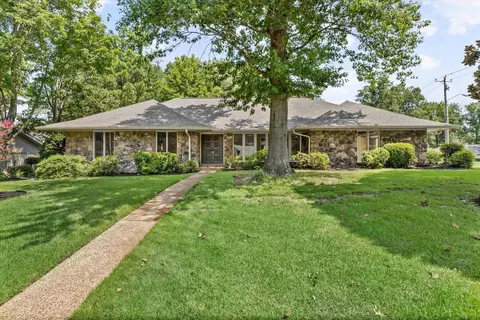 8542 Buckthorn Dr, Germantown, TN 38139